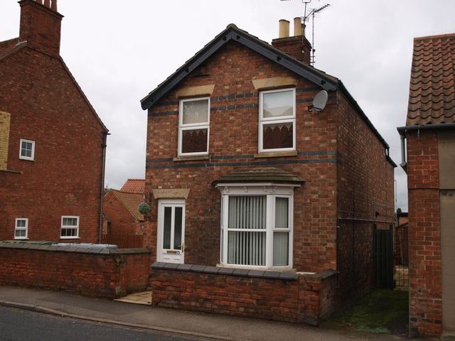  Image of 2 bedroom Detached house for sale in High Street Collingham Newark NG23 at 85 High Street Collingham Newark, NG23 7NG