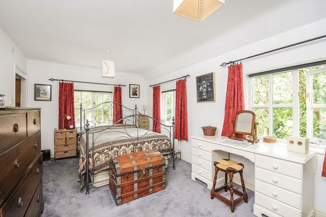 Image of 5 bedroom Detached house for sale in Charlton Village Road Charlton Wantage OX12 at Charlton Village Road Charlton Wantage, OX12 7HE