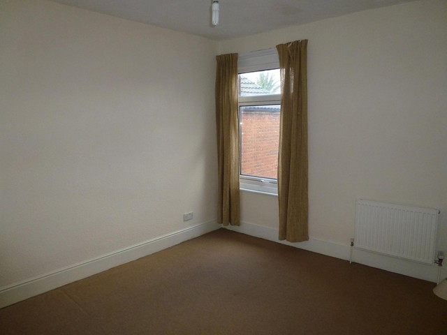 Image of 3 bedroom Terraced house to rent in Church Road Southampton SO19 at Church Road  Woolston, SO19 9FR