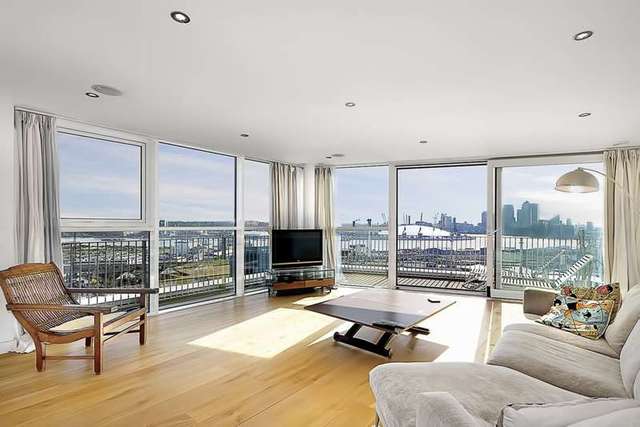  Image of 2 bedroom Apartment to rent in Western Gateway London E16 at Western Gateway  London, E16 1AQ