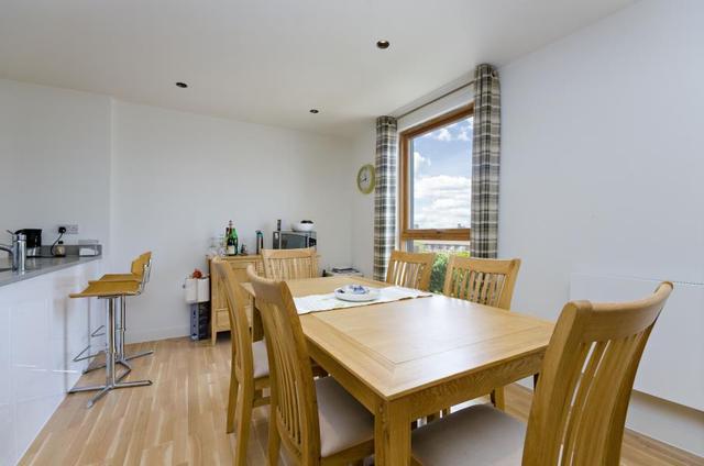  Image of 2 bedroom Apartment for sale in Cobblestone Square London E1W at London, E1W 3AS