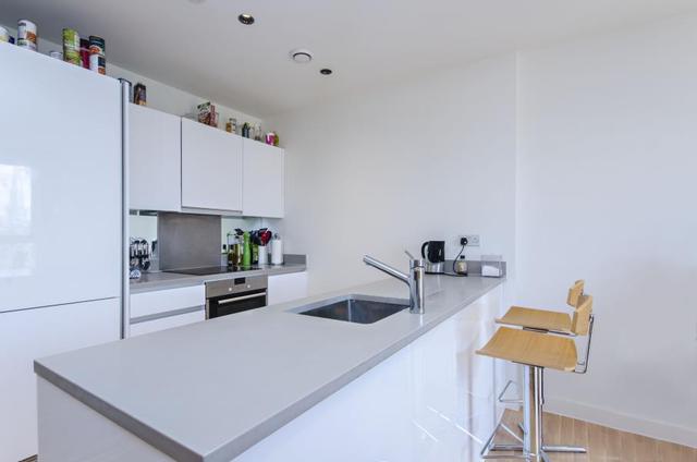  Image of 2 bedroom Apartment for sale in Cobblestone Square London E1W at London, E1W 3AS