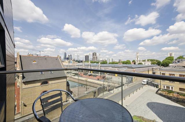  Image of 2 bedroom Apartment for sale in Cobblestone Square London E1W at London, E1W 3AS
