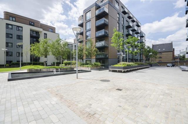  Image of 2 bedroom Apartment for sale in Cobblestone Square London E1W at London, E1W 3AS