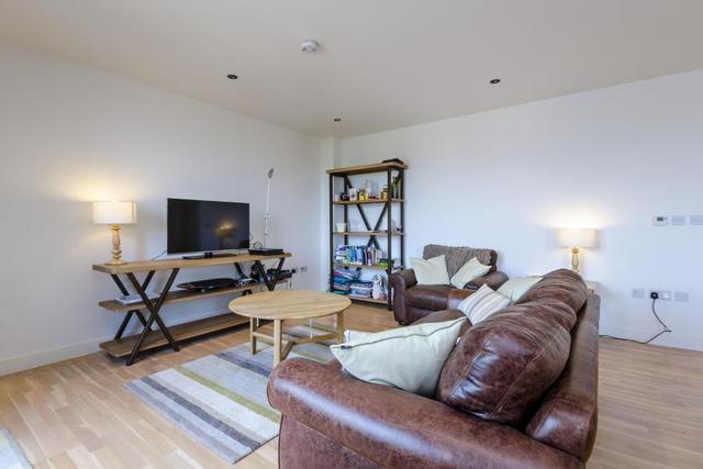  Image of 2 bedroom Apartment for sale in Cobblestone Square London E1W at London, E1W 3AS