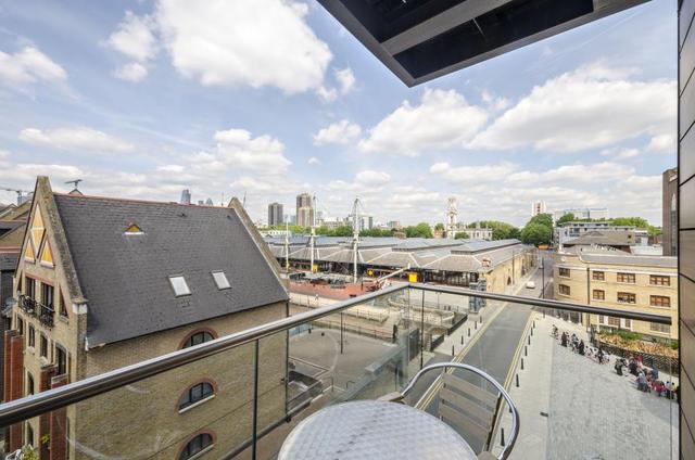  Image of 2 bedroom Apartment for sale in Cobblestone Square London E1W at London, E1W 3AS