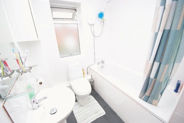  Image of 3 bedroom Terraced house for sale in Cormorant Close Fareham PO16 at Cormorant Close Portchester Fareham, PO16 8AS