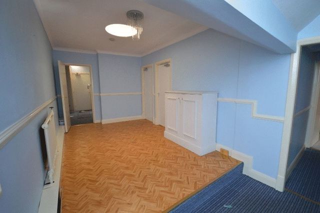  Image of 2 bedroom Flat to rent in Cornmarket Pontefract WF8 at Cornmarket  Pontefract, WF8 1AN