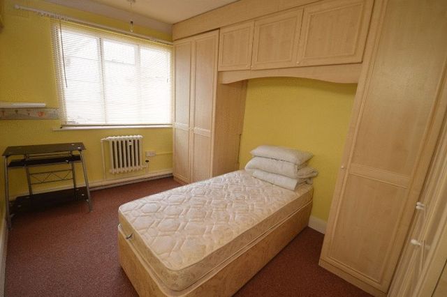  Image of 2 bedroom Flat to rent in Cornmarket Pontefract WF8 at Cornmarket  Pontefract, WF8 1AN