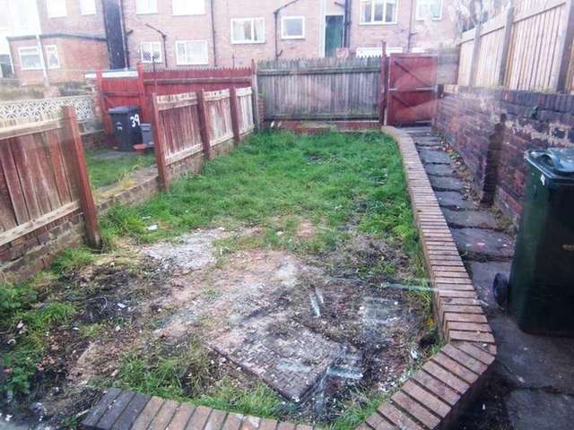  Image of 2 bedroom Terraced house to rent in Corporation Street Barnsley S70 at Barnsley Barnsley, S70 4PQ