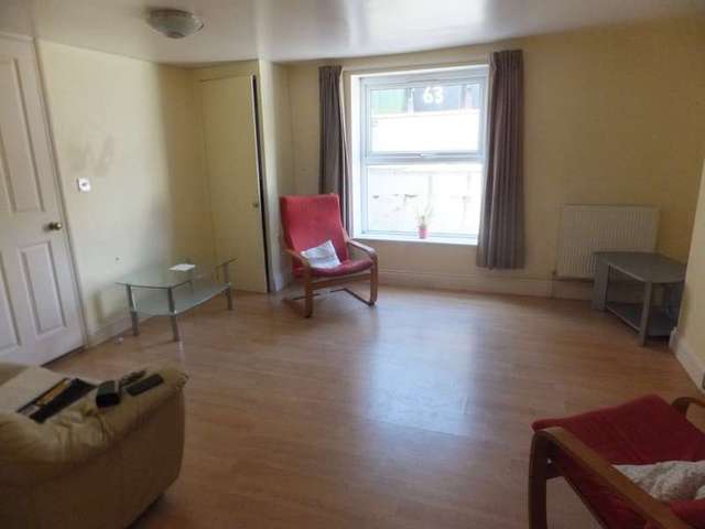 Image of 2 bedroom Flat for sale in Cottage Grove Southsea PO5 at Southsea Hants Portsmouth, PO5 1AH