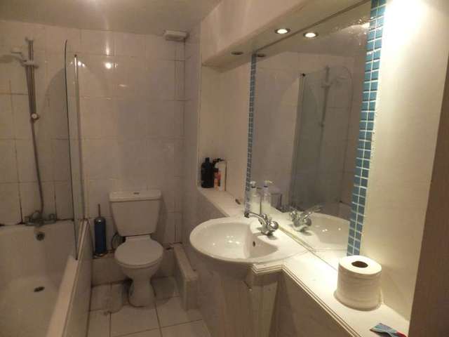  Image of 2 bedroom Flat for sale in Cottage Grove Southsea PO5 at Southsea Hants Portsmouth, PO5 1AH
