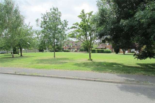  Image of 3 bedroom Terraced house for sale in Cotton Close Grove Wantage OX12 at Denchworth Road Grove Wantage, OX12 0FD