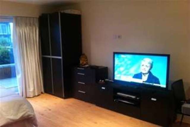  Image of Flat to rent in Heritage Avenue London NW9 at London, NW9 5XY
