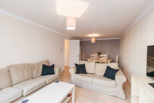  Image of 2 bedroom Flat to rent in Easter Dalry Road Edinburgh EH11 at Haymarket Edinburgh Edinburgh, EH11 2TR