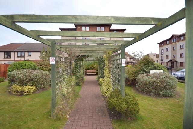  Image of 1 bedroom Flat to rent in Easter Hermitage Edinburgh EH6 at Leith Edinburgh Edinburgh, EH6 8DR