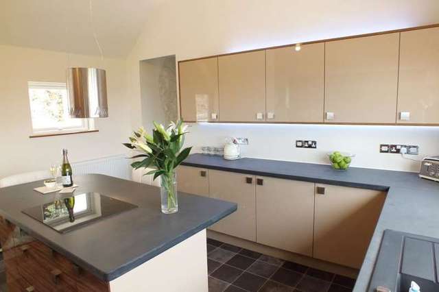  Image of 4 bedroom Detached house for sale in Pendine Carmarthen SA33 at Carmarthen Carmarthenshire Pendine, SA33 4PB