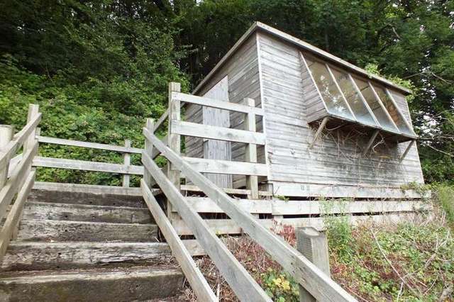  Image of 4 bedroom Detached house for sale in Pendine Carmarthen SA33 at Carmarthen Carmarthenshire Pendine, SA33 4PB