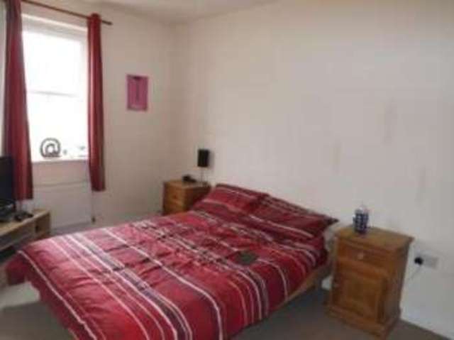  Image of 3 bedroom Terraced house for sale in Farnborough Close Corby NN18 at Corby Northamptonshire Little Oakley, NN18 8PW
