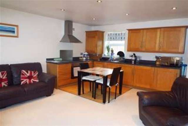  Image of 1 bedroom Flat to rent in Wickham Road Fareham PO16 at Fareham, PO16 7EX