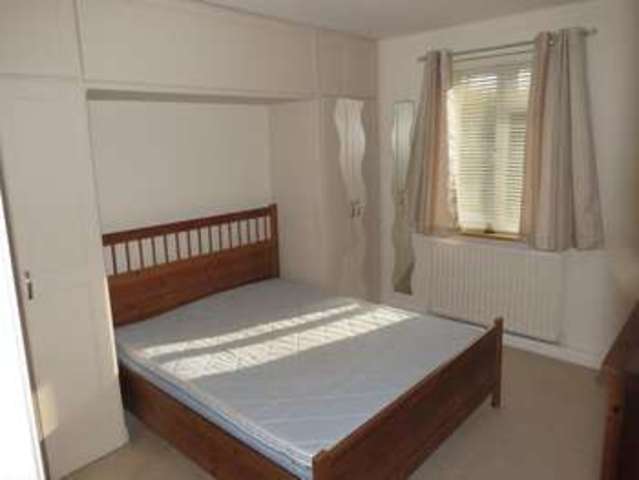 Image of 2 bedroom Maisonette to rent in Forest Green Road Fifield Maidenhead SL6 at Forest Green Road Fifield Bray Wick, SL6 2NR