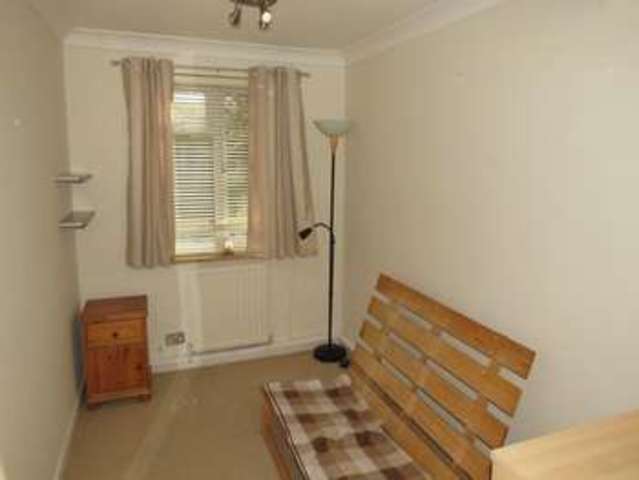  Image of 2 bedroom Maisonette to rent in Forest Green Road Fifield Maidenhead SL6 at Forest Green Road Fifield Bray Wick, SL6 2NR