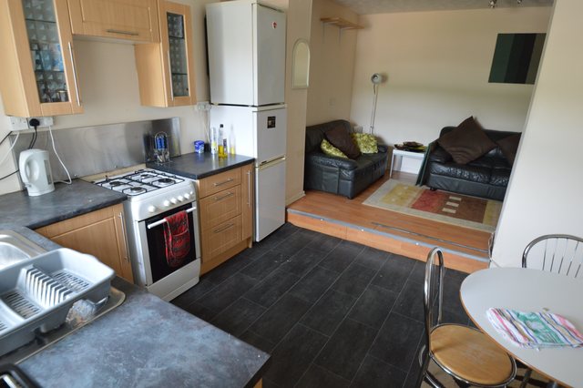  Image of 1 bedroom House Share to rent in Tower Street Treforest Pontypridd CF37 at Teforest Pontypridd Glyntaff, CF37 1NR