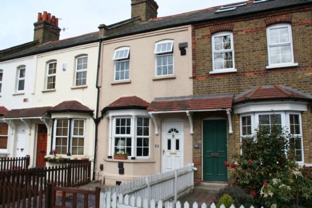  Image of 2 bedroom Terraced house for sale in Twickenham Road Hanworth Feltham TW13 at Twickenham Road Twickenham Borders!! Hanworth, TW13 6HG