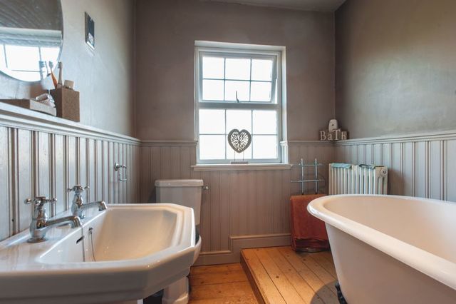  Image of 2 bedroom Terraced house for sale in Twickenham Road Hanworth Feltham TW13 at Twickenham Road Twickenham Borders!! Hanworth, TW13 6HG
