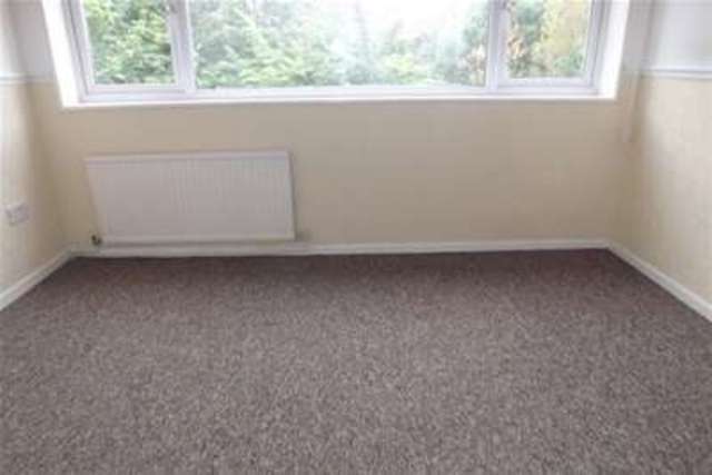  Image of 4 bedroom Property to rent in Handforth Lane Halton Lodge Runcorn WA7 at Runcorn, WA7 5YX