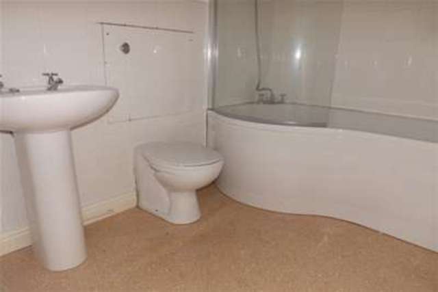  Image of 4 bedroom Property to rent in Handforth Lane Halton Lodge Runcorn WA7 at Runcorn, WA7 5YX