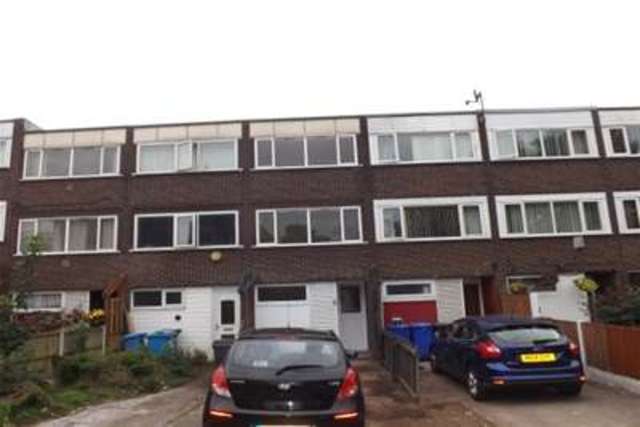  Image of 4 bedroom Detached house to rent in Handforth Lane Halton Lodge Runcorn WA7 at Runcorn, WA7 5YX