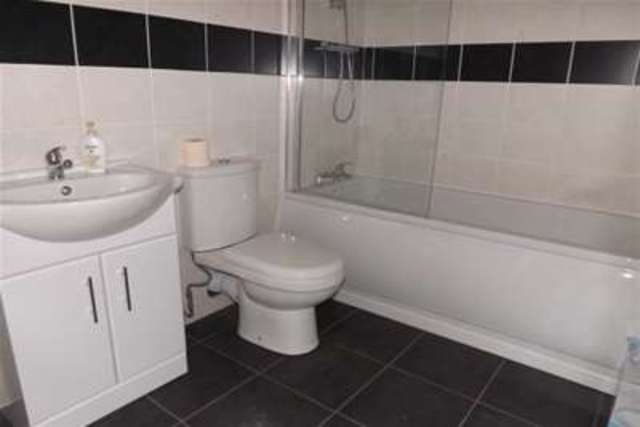  Image of 4 bedroom Detached house to rent in Handforth Lane Halton Lodge Runcorn WA7 at Runcorn, WA7 5YX