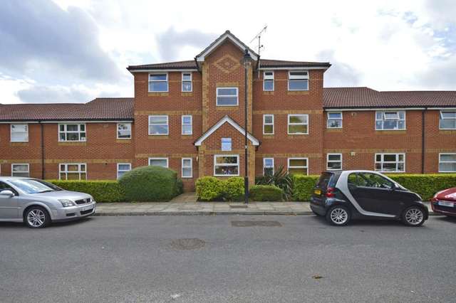 Image of 1 bedroom Apartment for sale in Henry Doulton Drive London SW17 at Henry Doulton Drive Tooting Bec - Heritage Park London, SW17 6DH