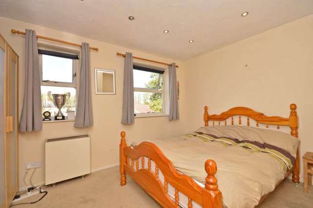  Image of 1 bedroom Apartment for sale in Henry Doulton Drive London SW17 at Henry Doulton Drive Tooting Bec - Heritage Park London, SW17 6DH