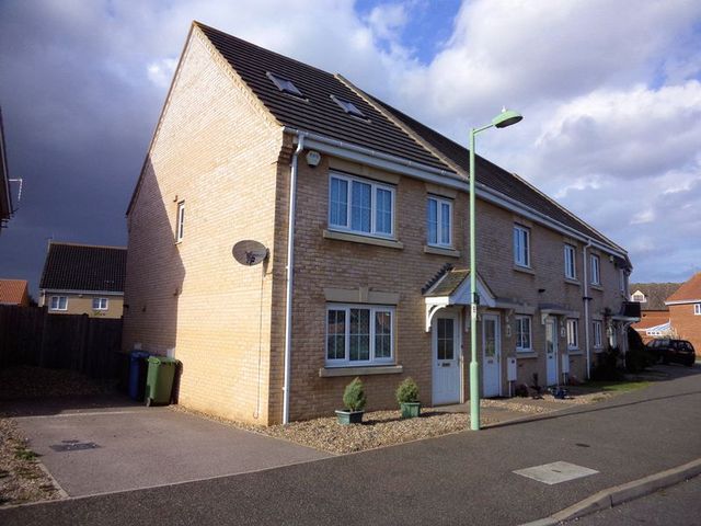  Image of 3 bedroom Terraced house for sale in Heritage Green Kessingland Lowestoft NR33 at Heritage Green  Kessingland, NR33 7UP