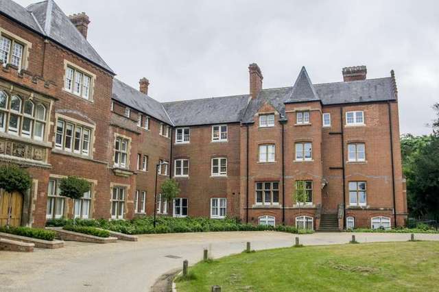  Image of 2 bedroom Apartment for sale in Hermitage Court Cholsey Wallingford OX10 at Cholsey, OX10 9GE