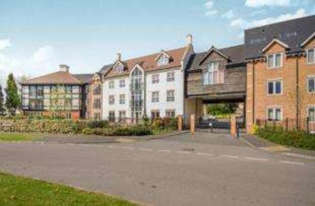 Image of 2 bedroom Flat for sale in Honeywell Close Oadby Leicester LE2 at Honeywell Close Oadby Oadby, LE2 5QQ