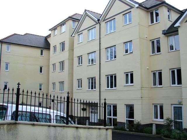  Image of 1 bedroom Retirement Property for sale in Ford Park Mutley Plymouth PL4 at 1 Ford Park Road Mutley Plain Plymouth, PL4 6QU