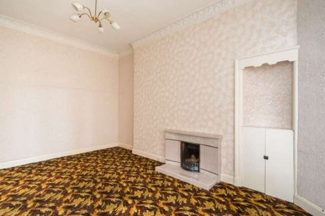  Image of 2 bedroom Flat for sale in Hermitage Park Edinburgh EH6 at Edinburgh, EH6 8HB