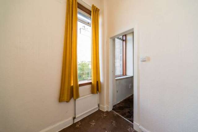  Image of 2 bedroom Flat for sale in Hermitage Park Edinburgh EH6 at Edinburgh, EH6 8HB