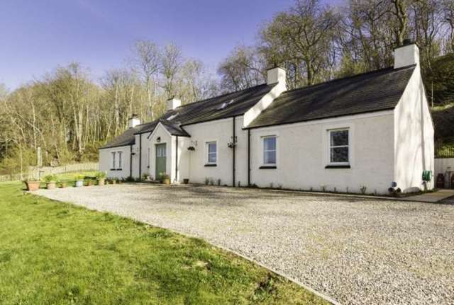  Image of 4 bedroom Bungalow for sale in Farnell Brechin DD9 at Farnell  Montrose, DD9 6UJ