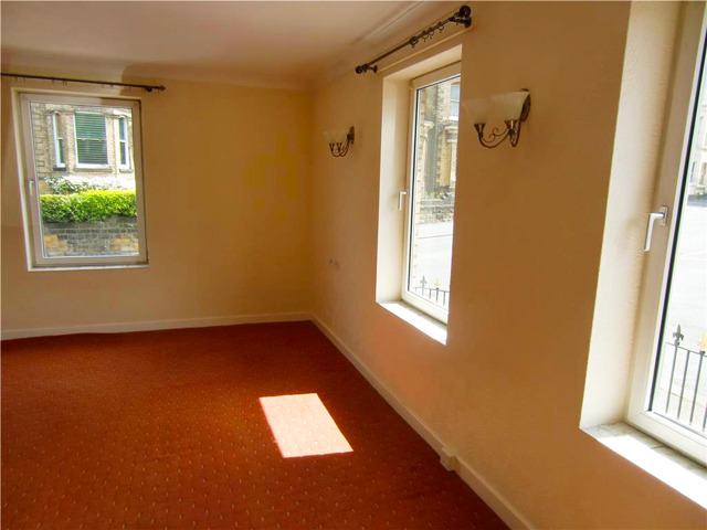  Image of 1 bedroom Apartment to rent in Grosvenor Crescent Scarborough YO11 at Homecrest House Grosvenor Crescent Scarborough, YO11 2LF