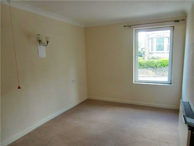  Image of 1 bedroom Apartment to rent in Grosvenor Crescent Scarborough YO11 at Homecrest House Grosvenor Crescent Scarborough, YO11 2LF