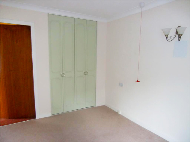  Image of 1 bedroom Apartment to rent in Grosvenor Crescent Scarborough YO11 at Homecrest House Grosvenor Crescent Scarborough, YO11 2LF