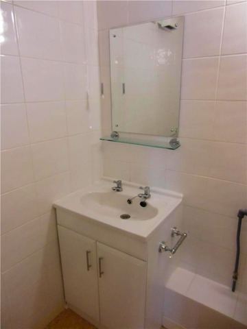  Image of 1 bedroom Apartment to rent in Grosvenor Crescent Scarborough YO11 at Homecrest House Grosvenor Crescent Scarborough, YO11 2LF