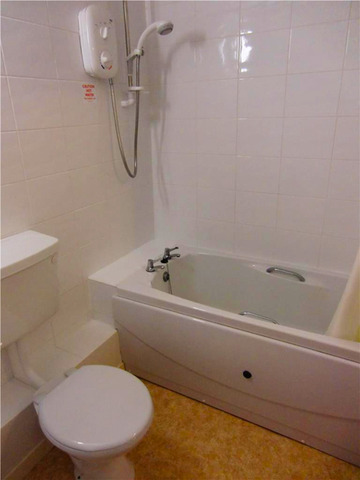 Image of 1 bedroom Apartment to rent in Grosvenor Crescent Scarborough YO11 at Homecrest House Grosvenor Crescent Scarborough, YO11 2LF