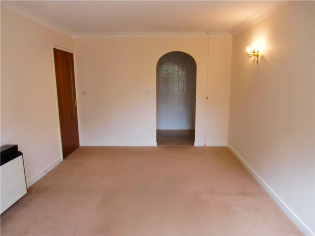  Image of 1 bedroom Apartment to rent in Grosvenor Crescent Scarborough YO11 at Homecrest House Grosvenor Crescent Scarborough, YO11 2LF