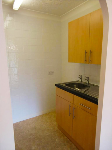  Image of 1 bedroom Apartment to rent in Grosvenor Crescent Scarborough YO11 at Homecrest House Grosvenor Crescent Scarborough, YO11 2LF