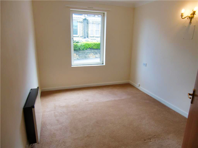  Image of 1 bedroom Apartment to rent in Grosvenor Crescent Scarborough YO11 at Homecrest House Grosvenor Crescent Scarborough, YO11 2LF